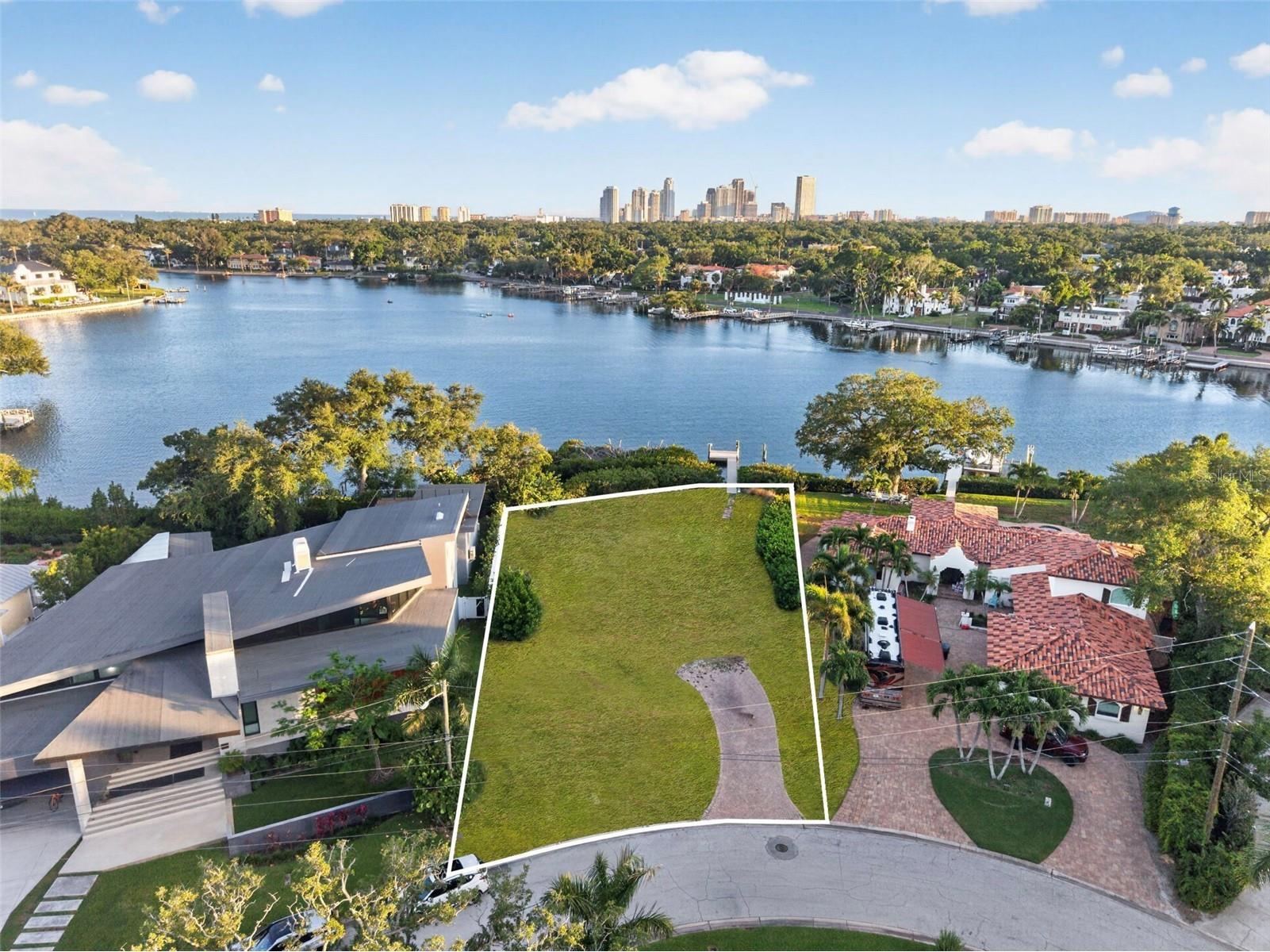 1026 Monterey Boulevard NE Saint Petersburg FL 33704 TB8508630 image1