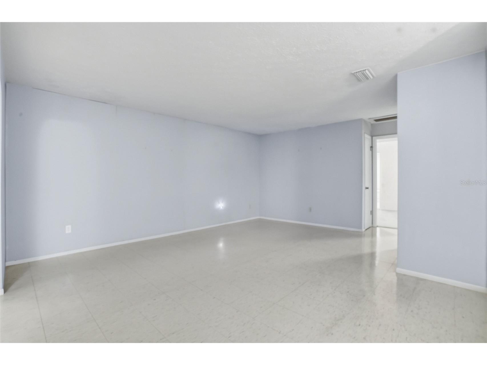 1026 W Rambla Street Tampa FL 33612 TB8506402 image2