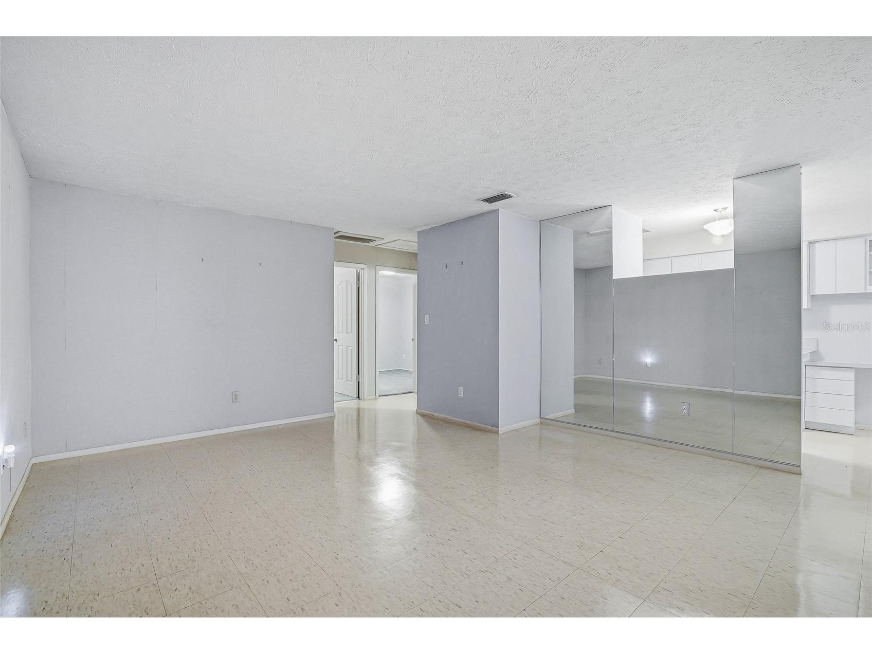 1026 W Rambla Street Tampa FL 33612 TB8506402 image4