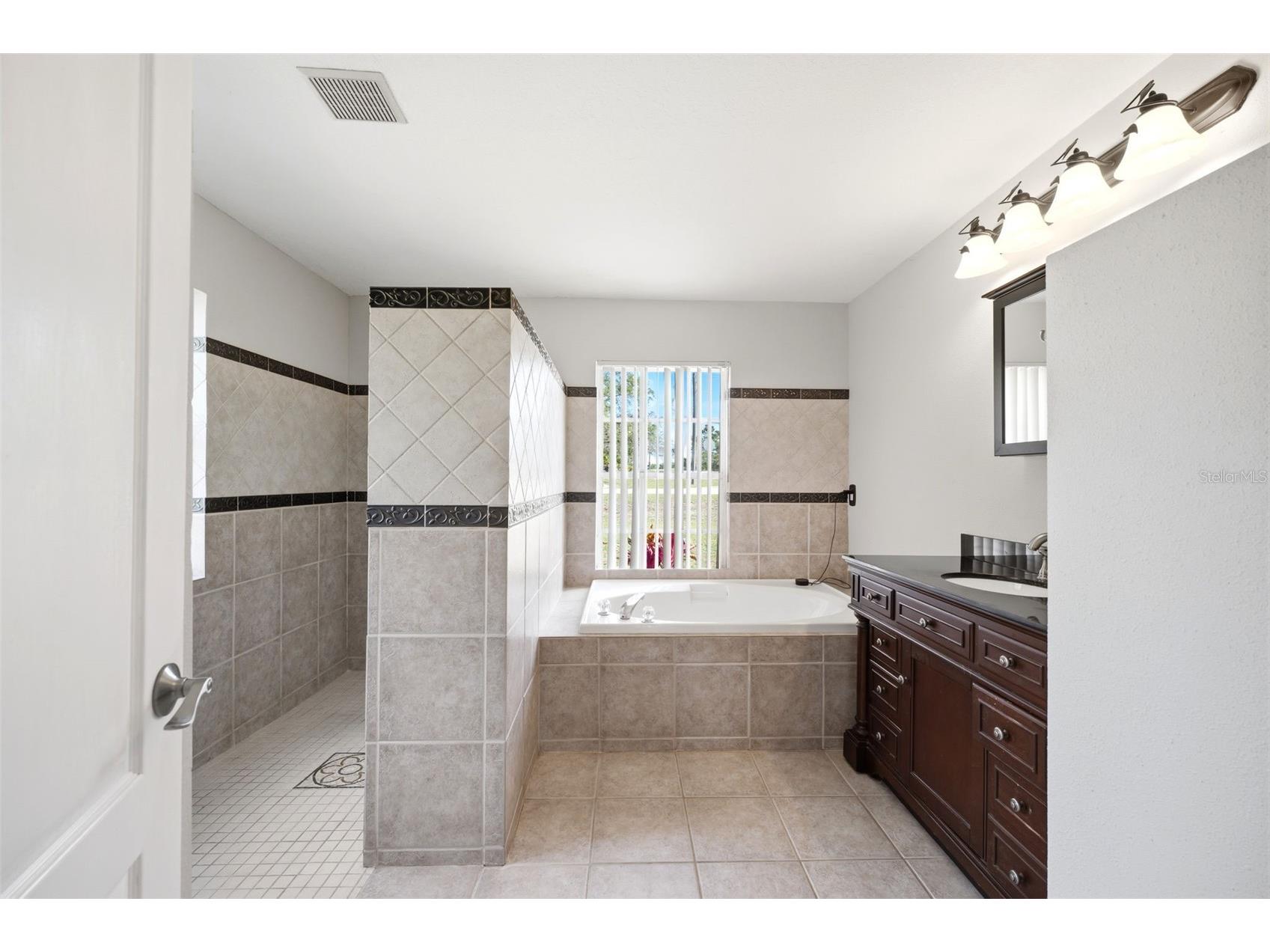10260 Caracara Avenue Weeki Wachee FL 34613 W7885899 image4