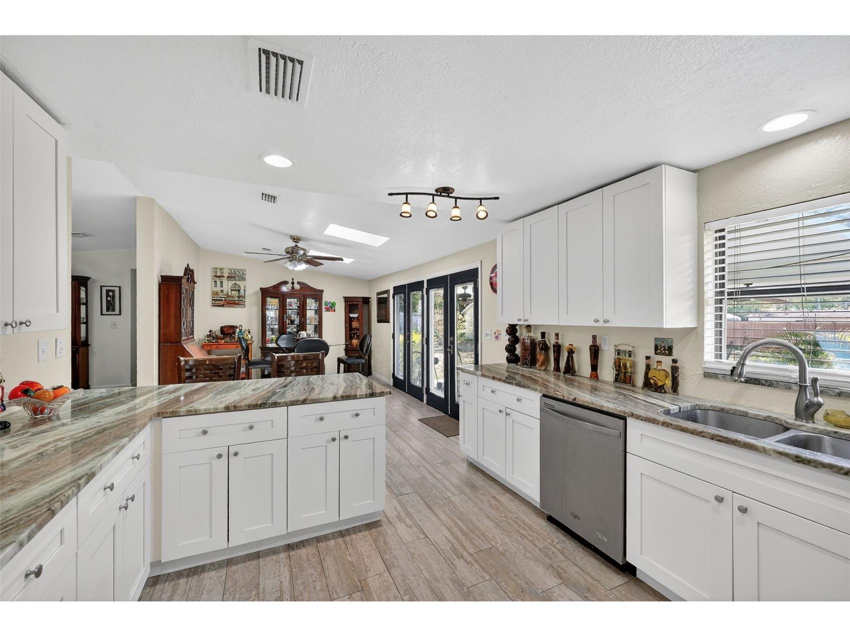 10262 Memorial Highway Tampa FL 33615 TB8484255 image5