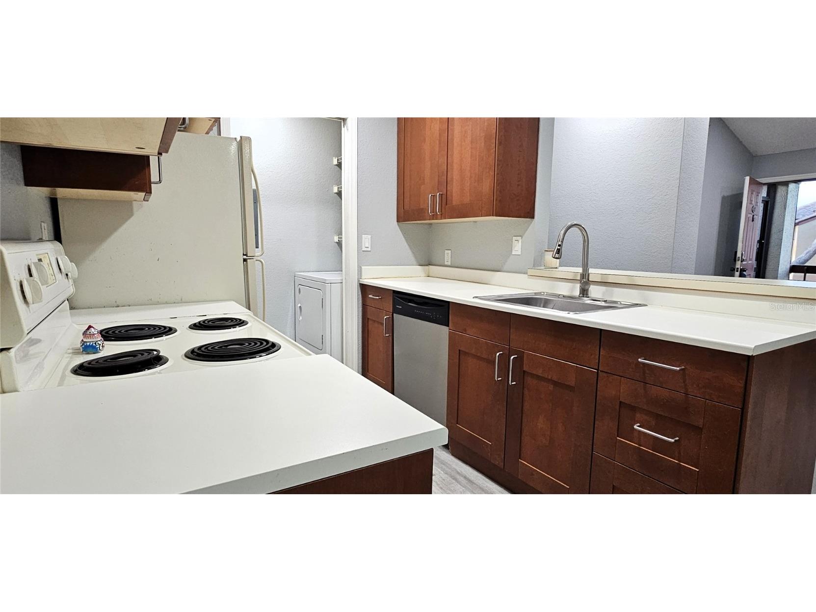 10263 Gandy Boulevard N #2014 Saint Petersburg FL 33702 TB8452421 image10