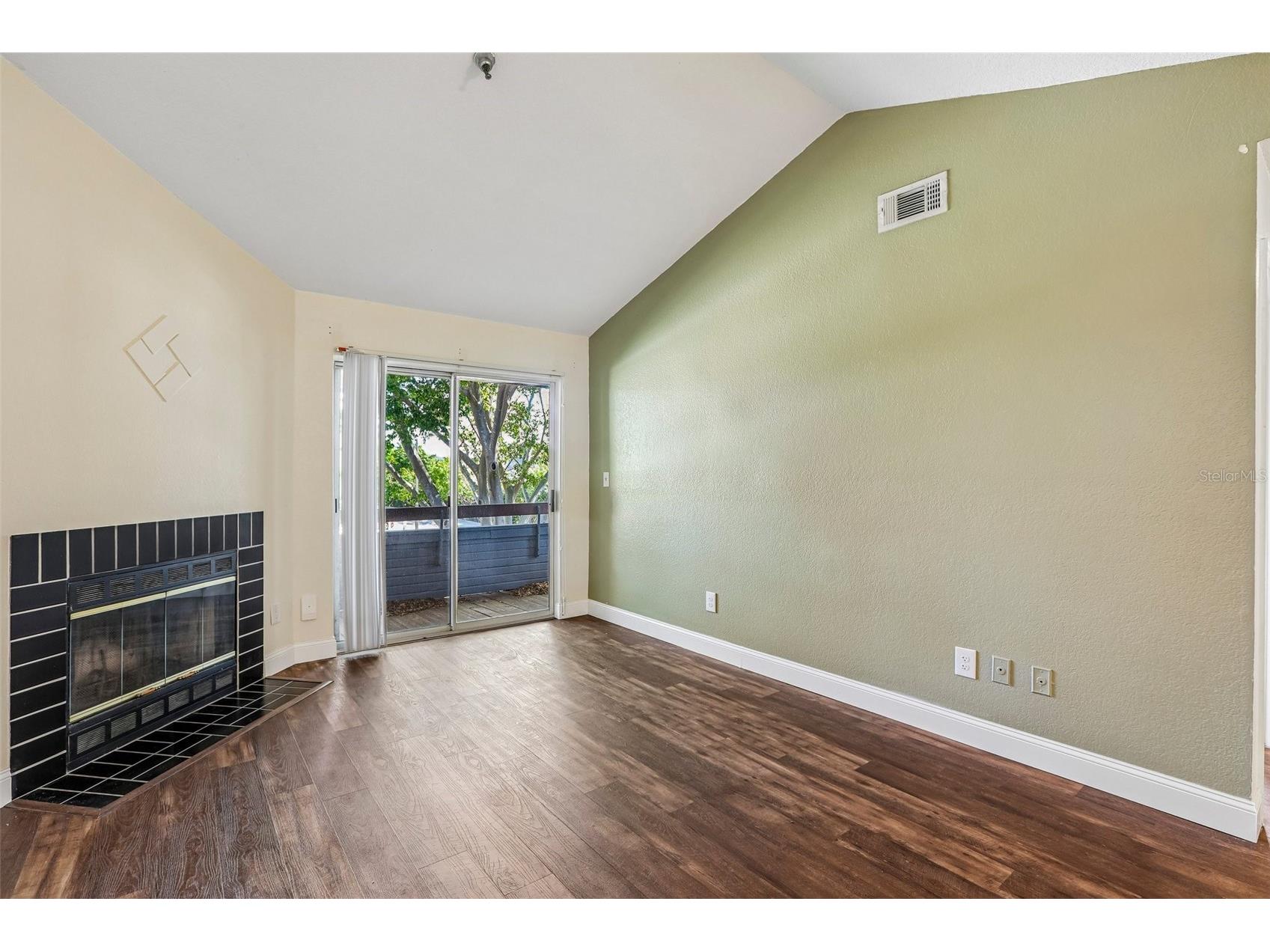 10263 Gandy Boulevard N #406 Saint Petersburg FL 33702 TB8521824 image3