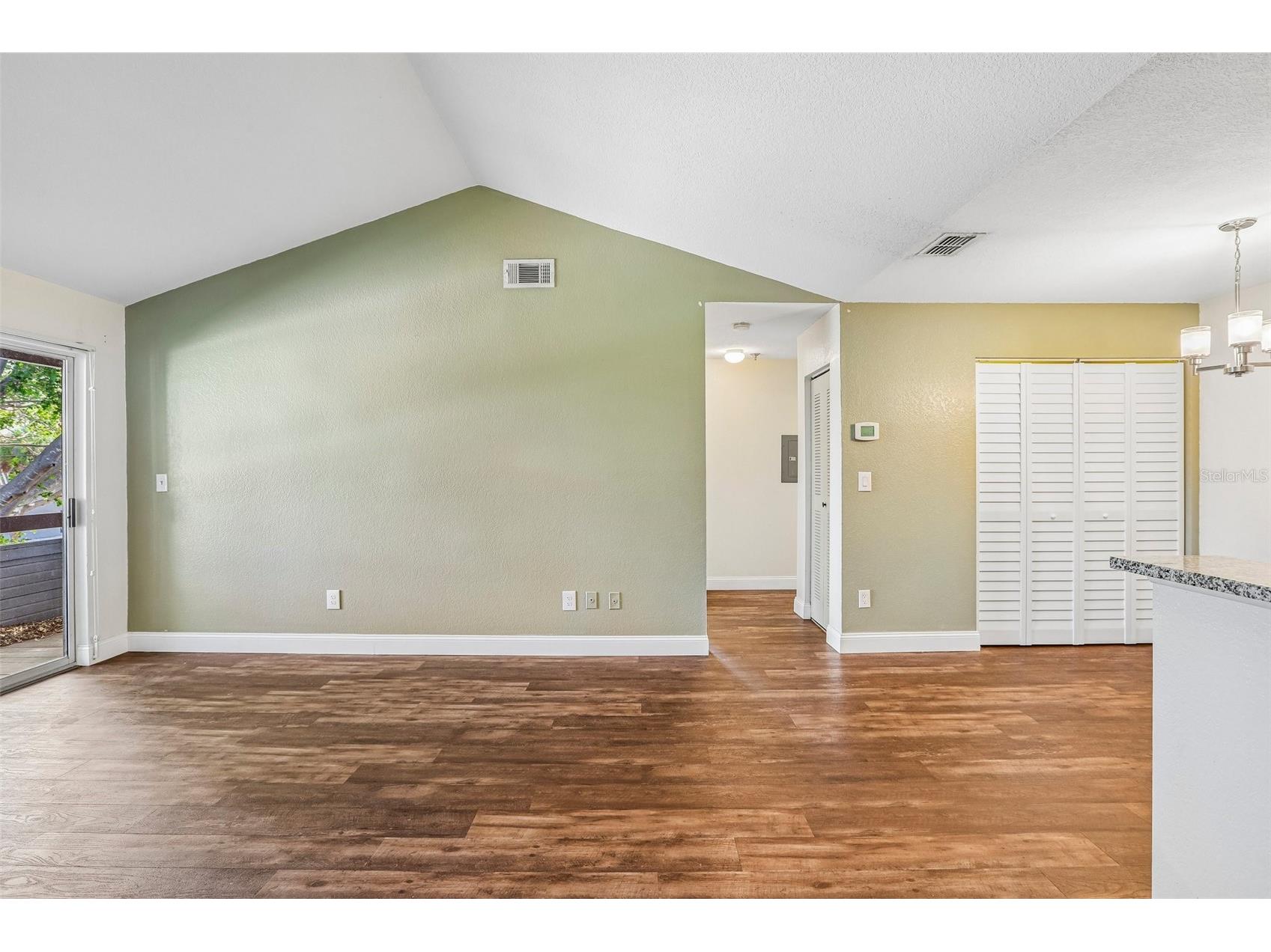 10263 Gandy Boulevard N #406 Saint Petersburg FL 33702 TB8521824 image7