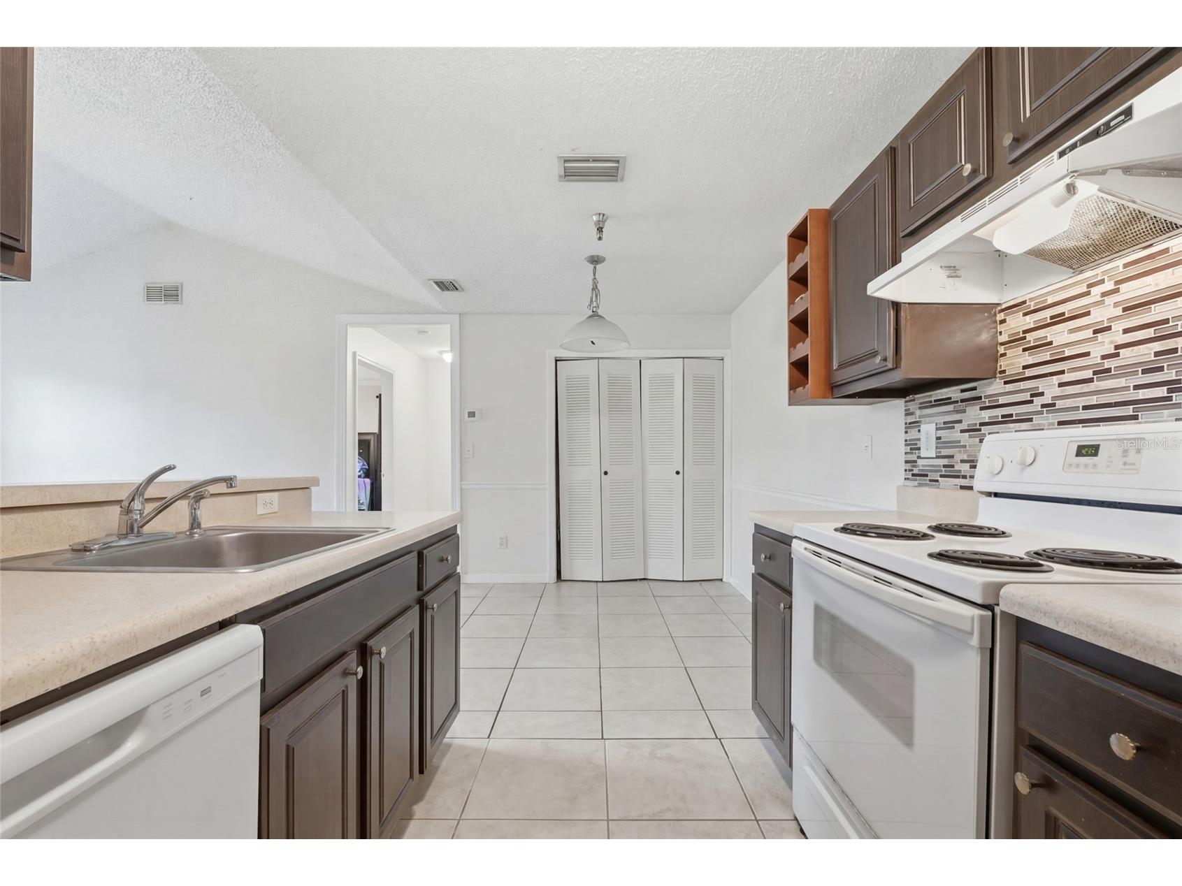 10265 Gandy Boulevard N #1806 Saint Petersburg FL 33702 TB8503486 image5