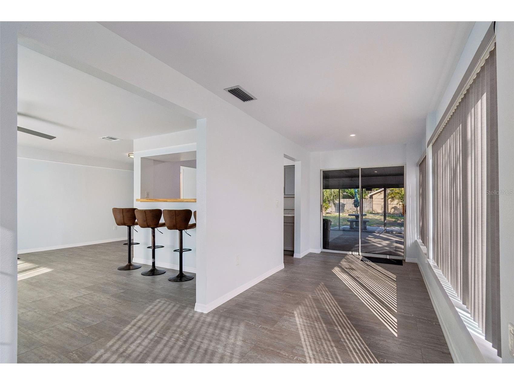 1027 15th Street N Saint Petersburg FL 33705 TB8480066 image11