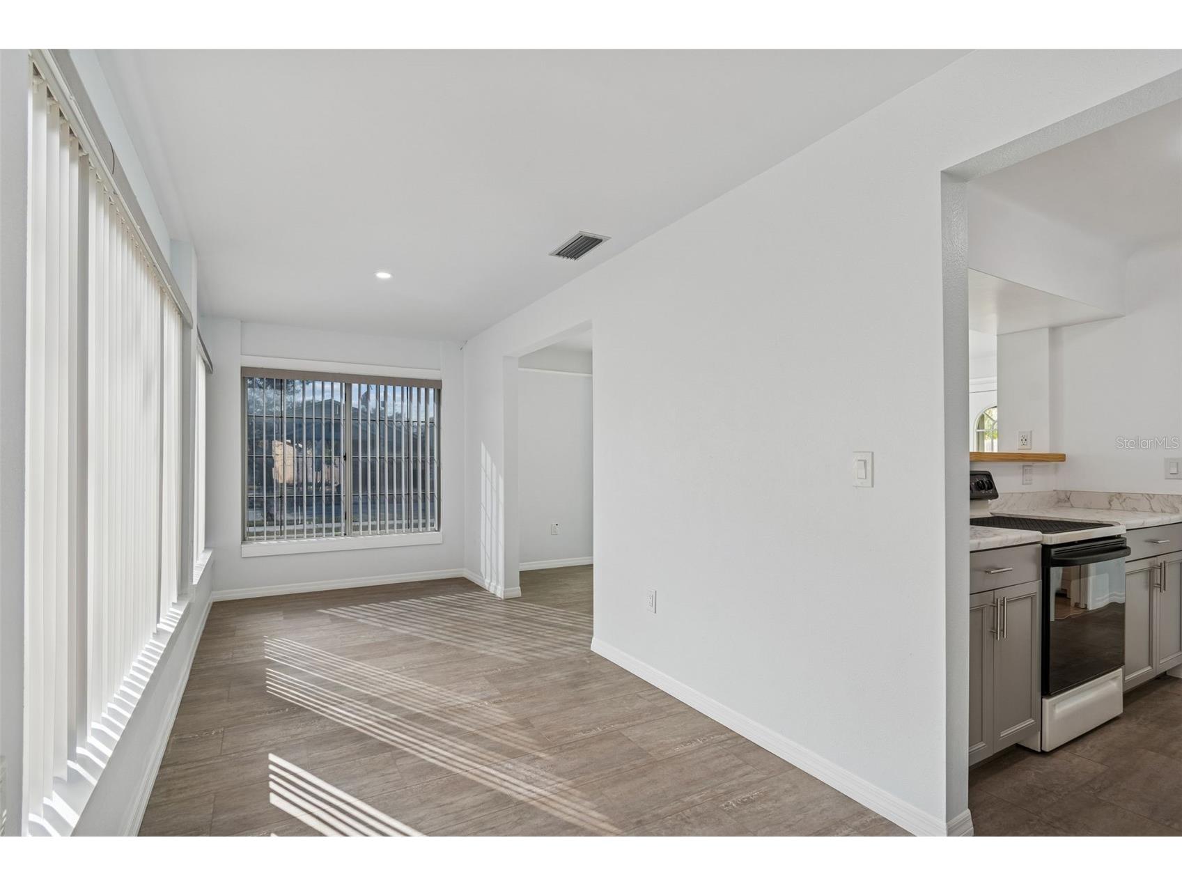 1027 15th Street N Saint Petersburg FL 33705 TB8480066 image13