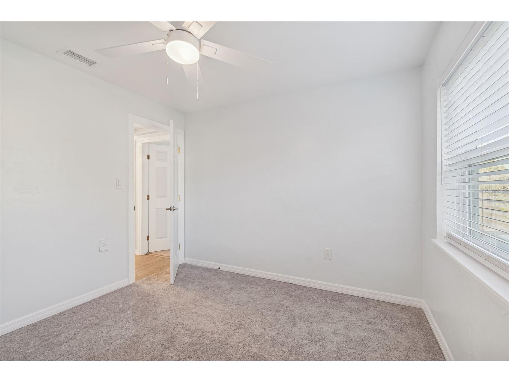 1027 15th Street N Saint Petersburg FL 33705 TB8480066 image20