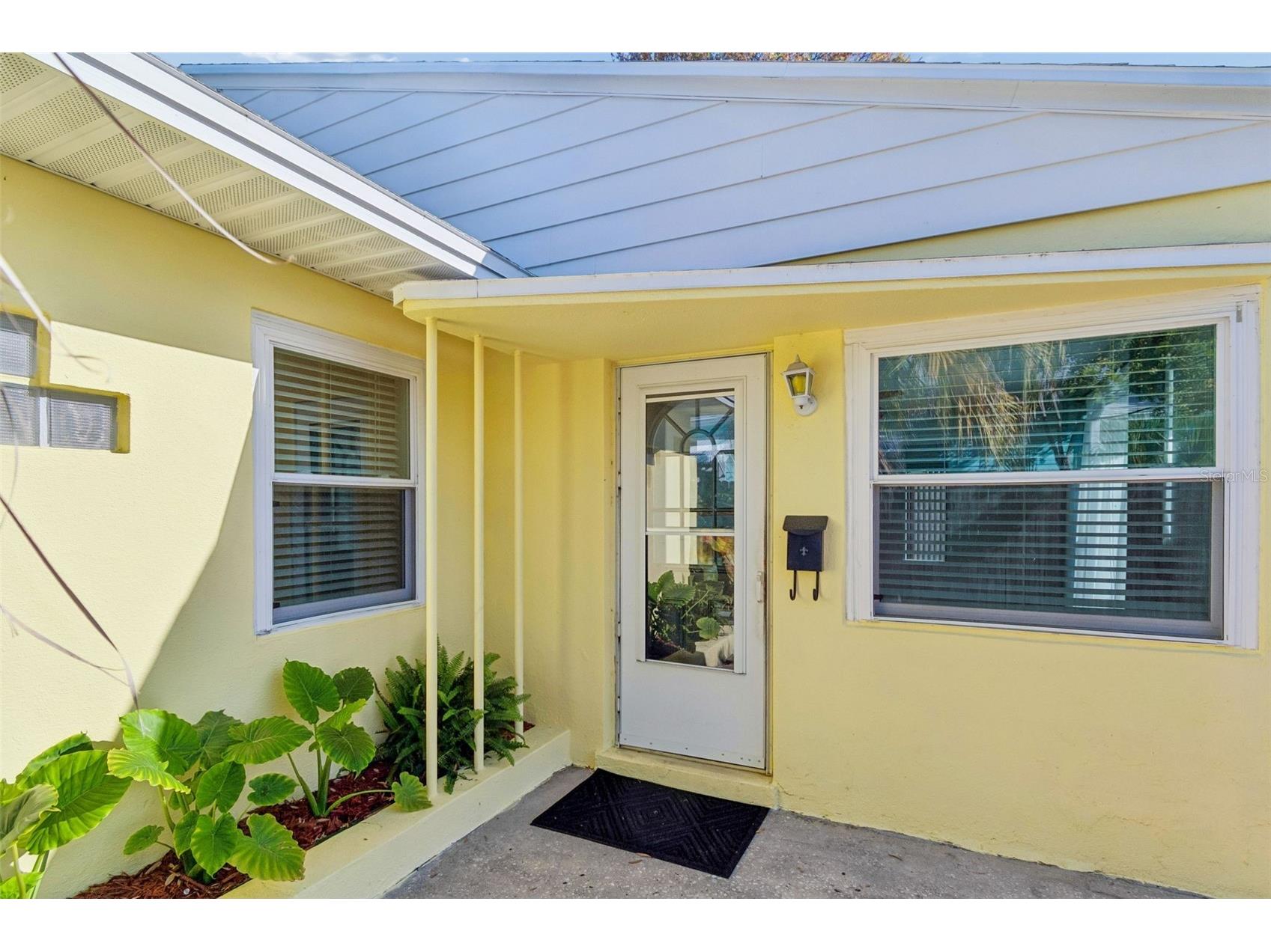 1027 15th Street N Saint Petersburg FL 33705 TB8480066 image6