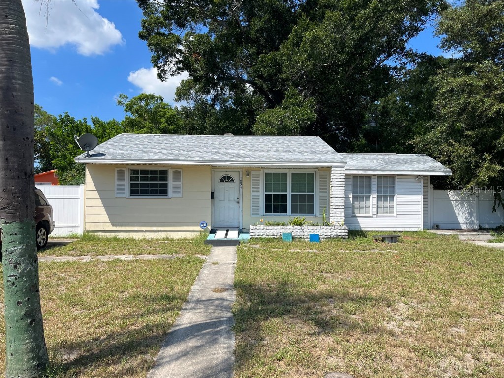 1027 43rd Street S Saint Petersburg FL 33711 U8213572 image1