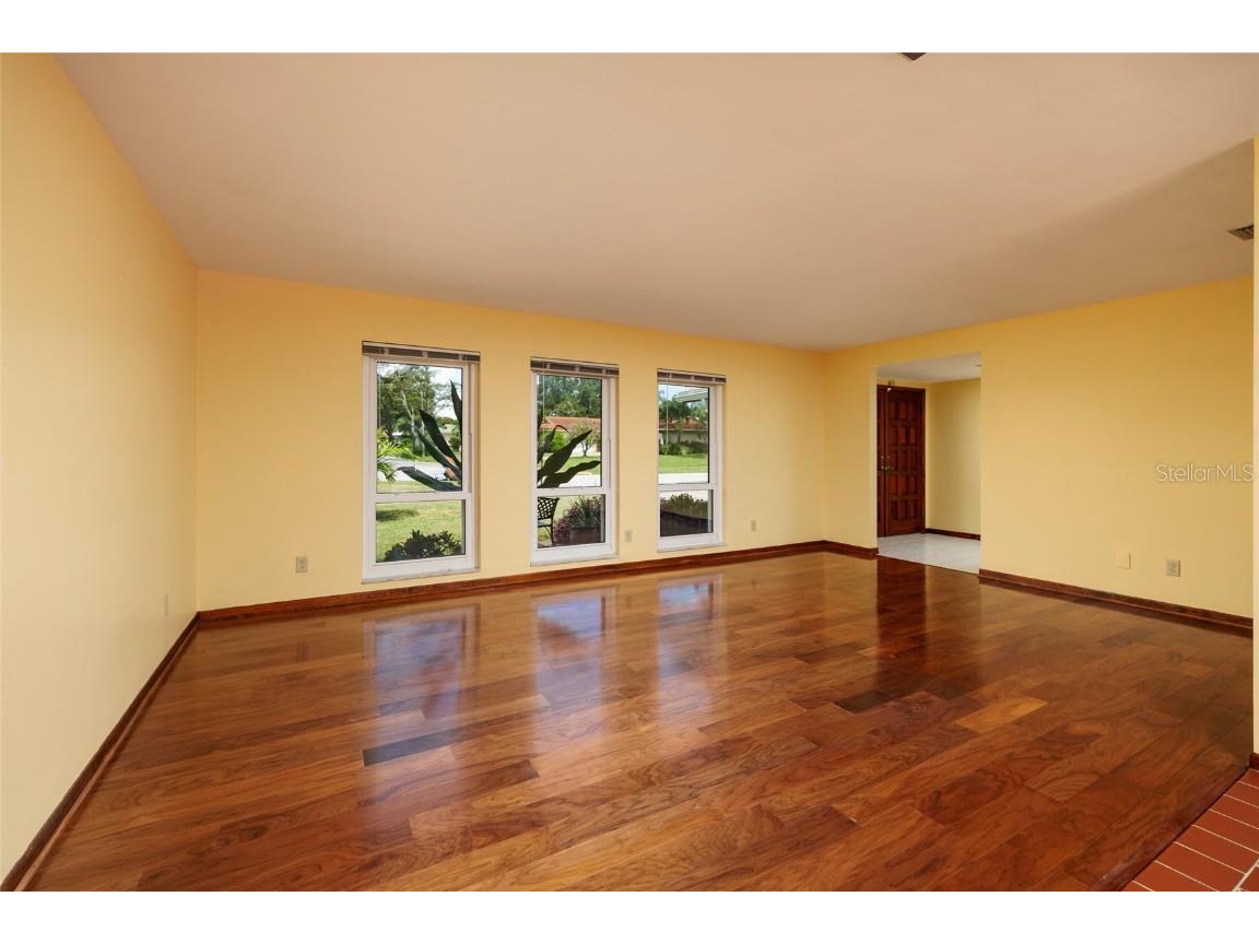 1027 Grovewood Court Clearwater FL 33764 TB8418574 image18