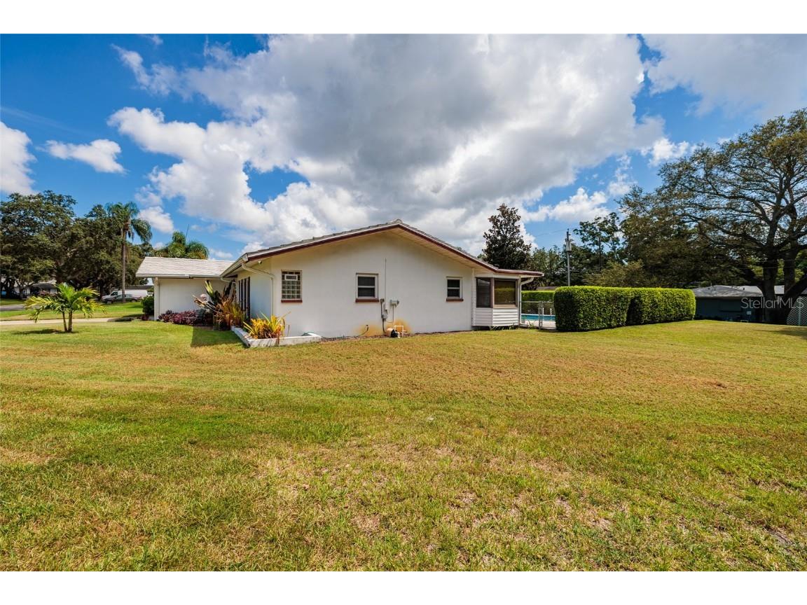 1027 Grovewood Court Clearwater FL 33764 TB8418574 image24