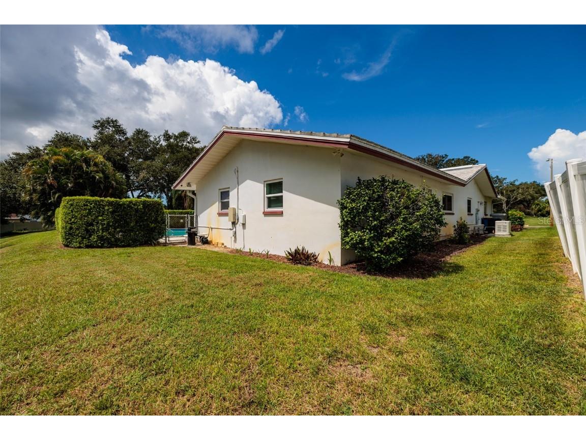 1027 Grovewood Court Clearwater FL 33764 TB8418574 image63