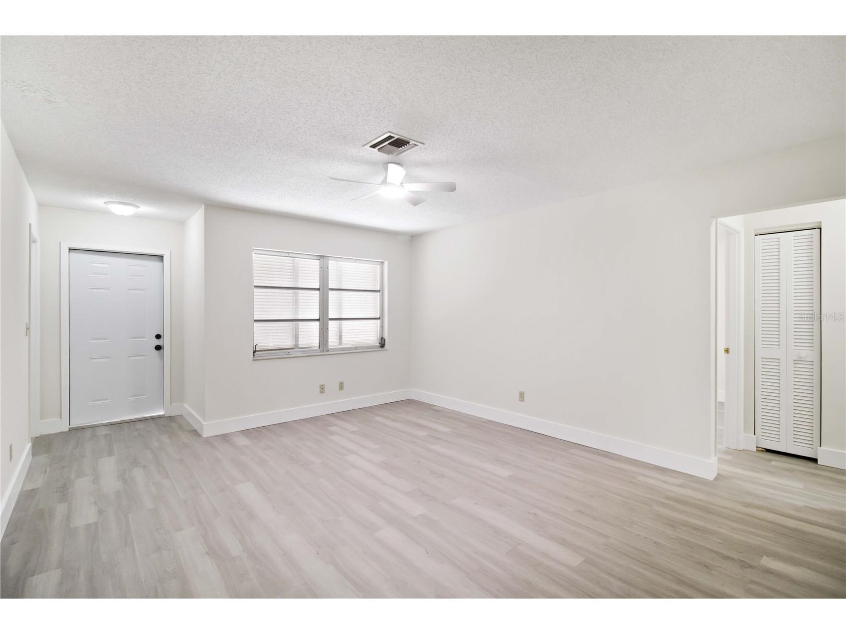 1028 Lillian Street Venice FL 34285 A4689709 image8