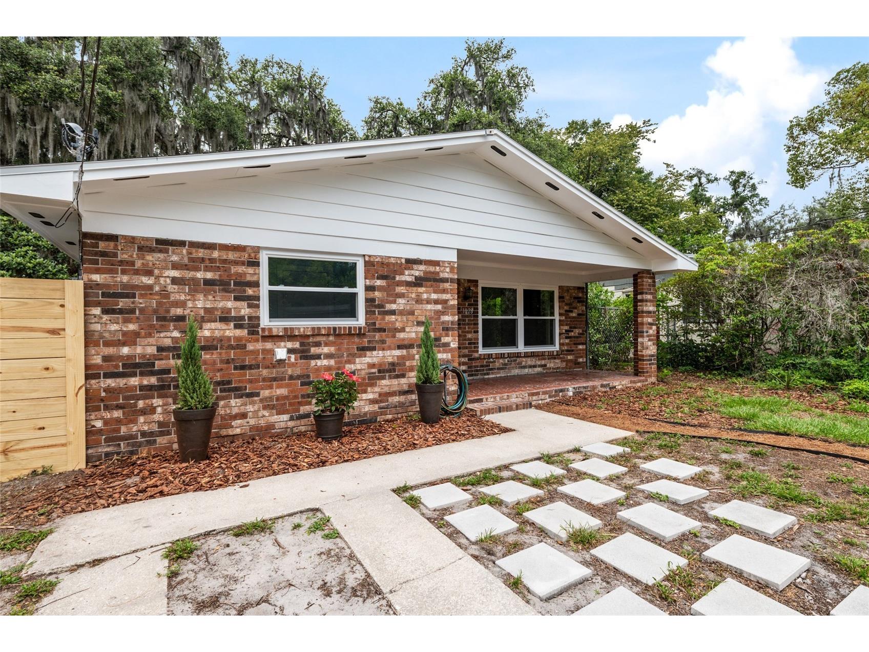 1028 NE 5th Street Gainesville FL 32601 OM724704 image3