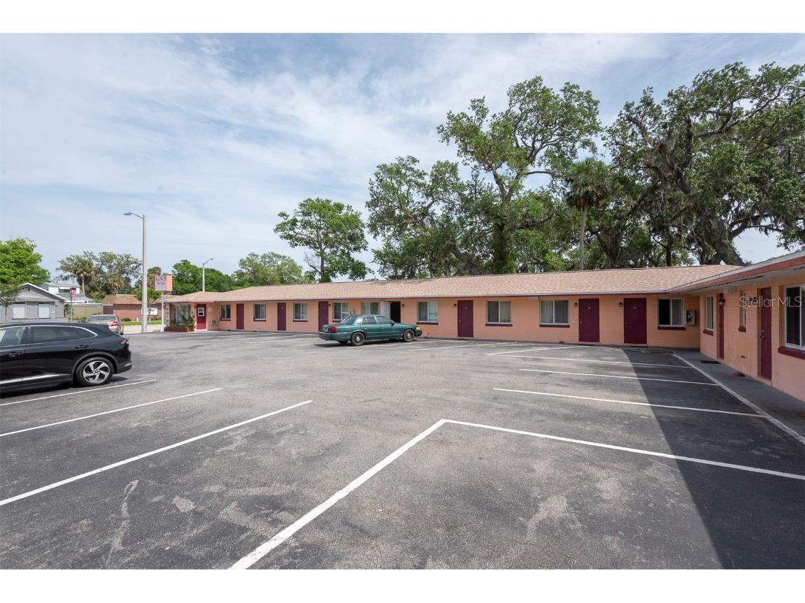 1028 Ridgewood Avenue Daytona Beach FL 32117 V4937800 image13