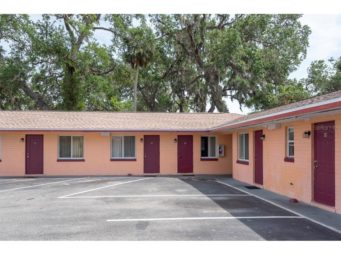 1028 Ridgewood Avenue Daytona Beach FL 32117 V4937800 image2