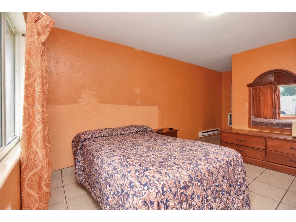 1028 Ridgewood Avenue Daytona Beach FL 32117 V4937800 image25