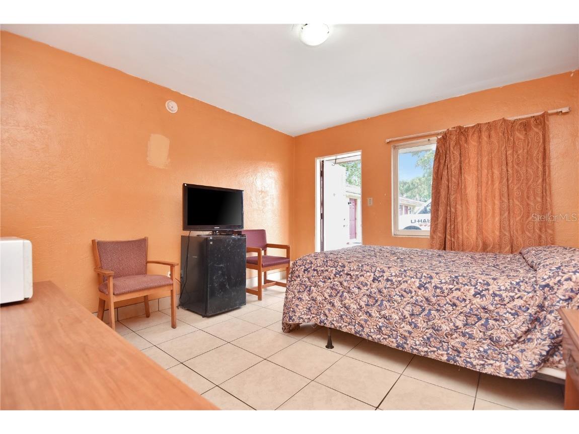 1028 Ridgewood Avenue Daytona Beach FL 32117 V4937800 image27