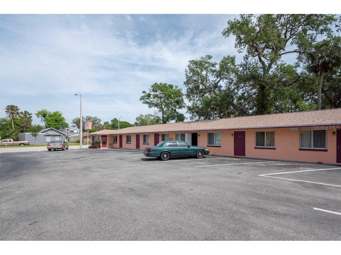 1028 Ridgewood Avenue Daytona Beach FL 32117 V4937800 image3