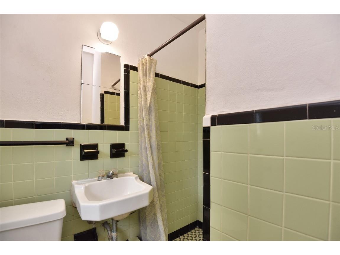 1028 Ridgewood Avenue Daytona Beach FL 32117 V4937800 image31