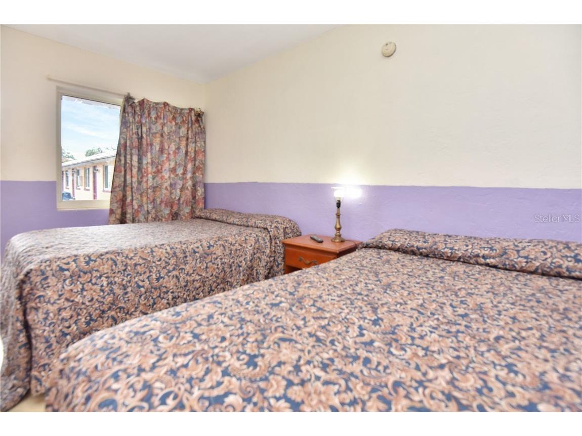 1028 Ridgewood Avenue Daytona Beach FL 32117 V4937800 image33