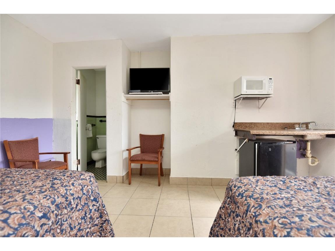 1028 Ridgewood Avenue Daytona Beach FL 32117 V4937800 image34