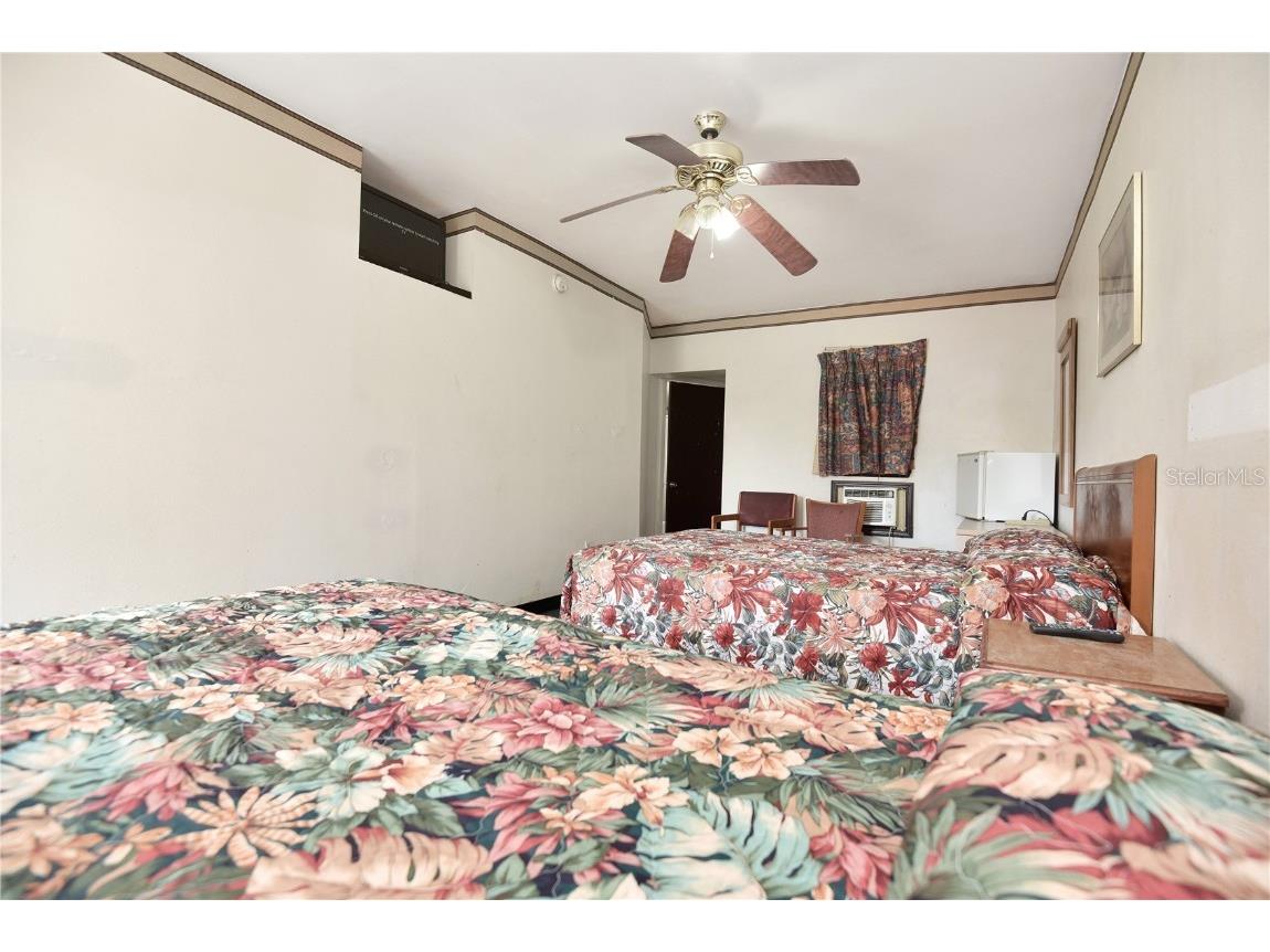 1028 Ridgewood Avenue Daytona Beach FL 32117 V4937800 image38