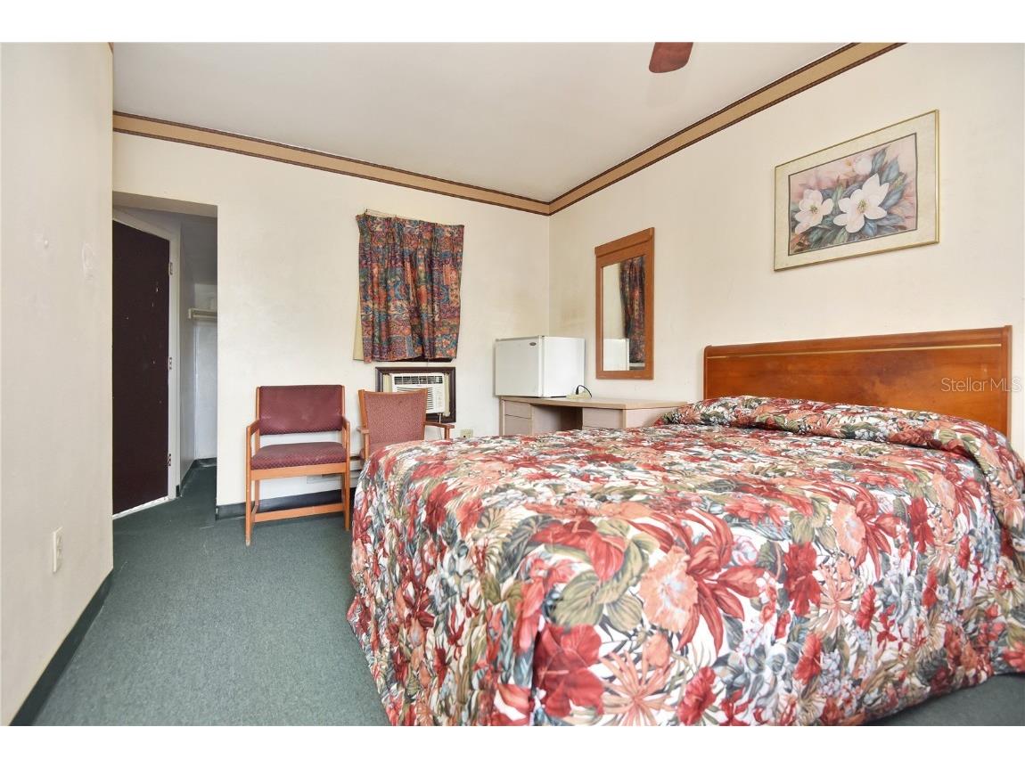 1028 Ridgewood Avenue Daytona Beach FL 32117 V4937800 image42