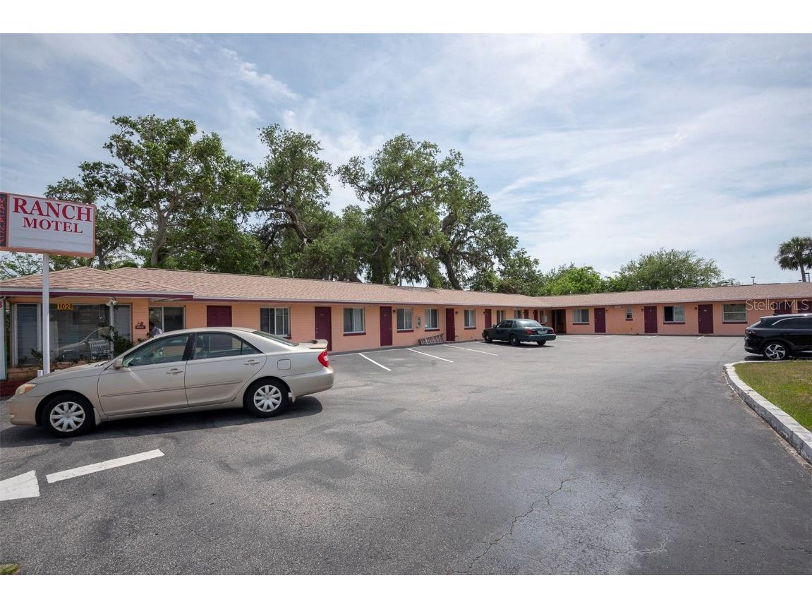 1028 Ridgewood Avenue Daytona Beach FL 32117 V4937800 image5