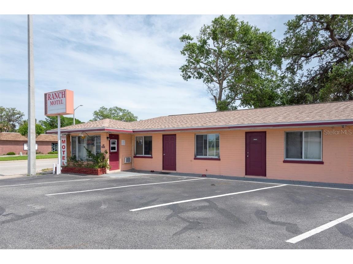 1028 Ridgewood Avenue Daytona Beach FL 32117 V4937800 image8