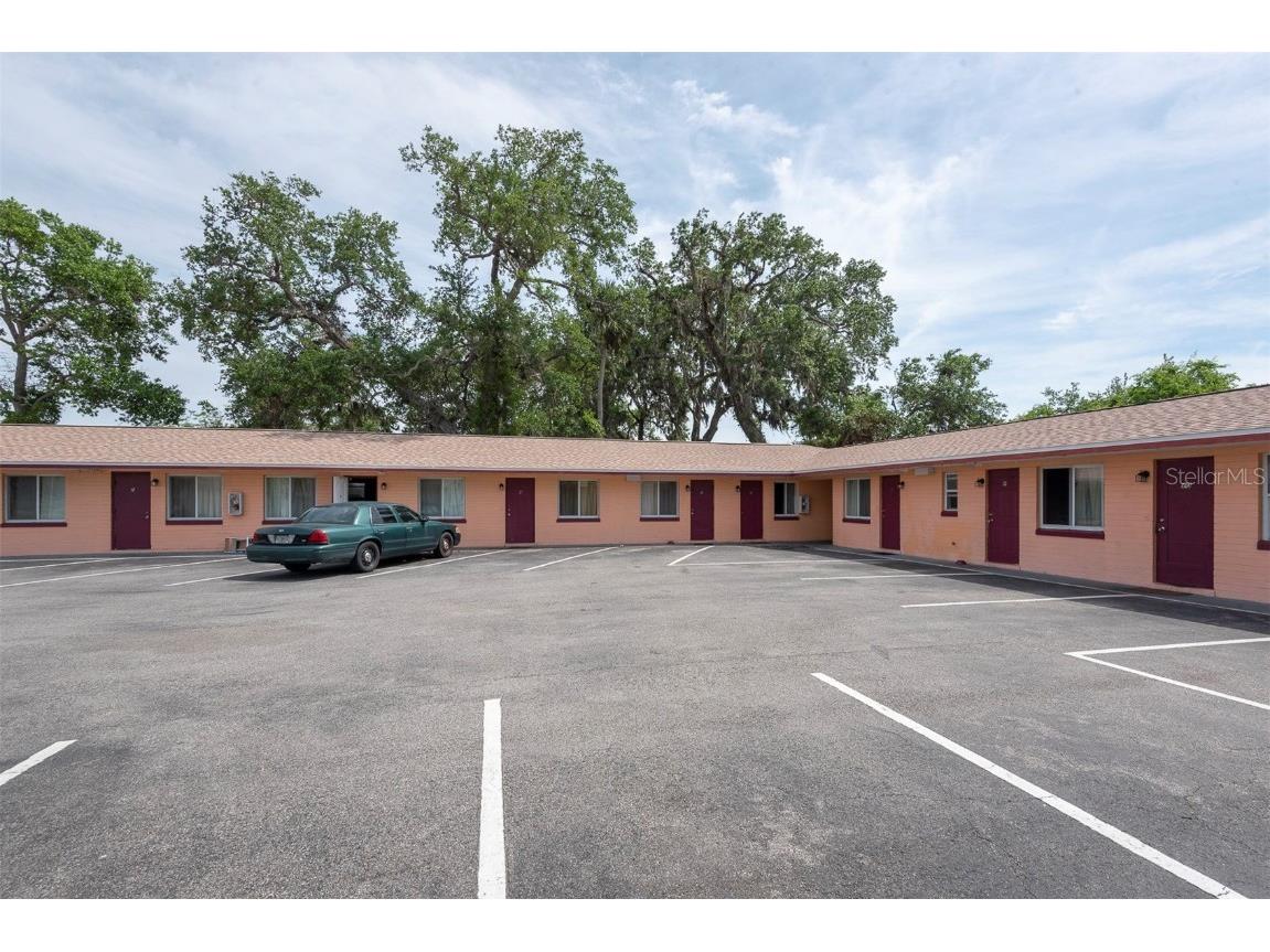 1028 Ridgewood Avenue Daytona Beach FL 32117 V4937800 image9