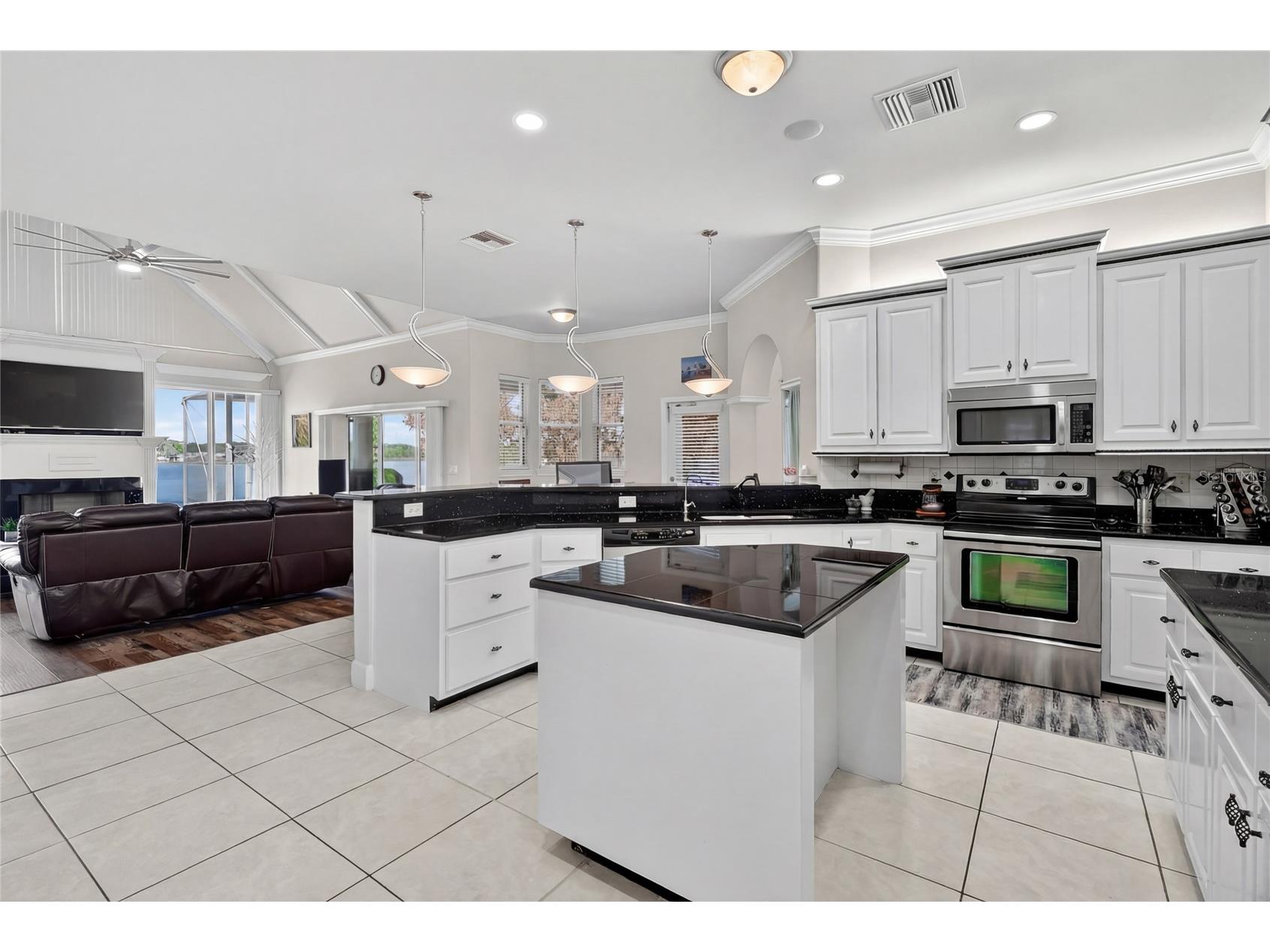 1028 S Lake Mariam Drive Winter Haven FL 33884 P4938222 image39