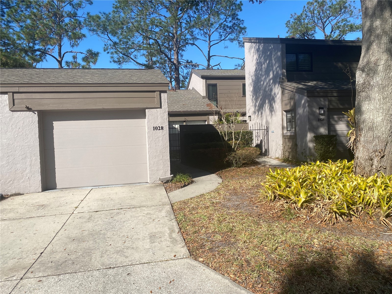 1028 Sherrywood Court Fern Park FL 32730 - Lake of The Woods O6378908 image1