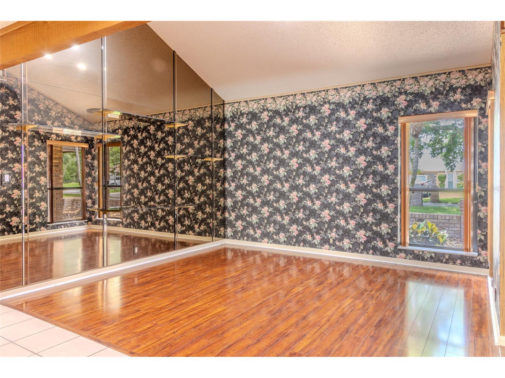 1028 Sylvia Lane Tampa FL 33613 A4696111 image18
