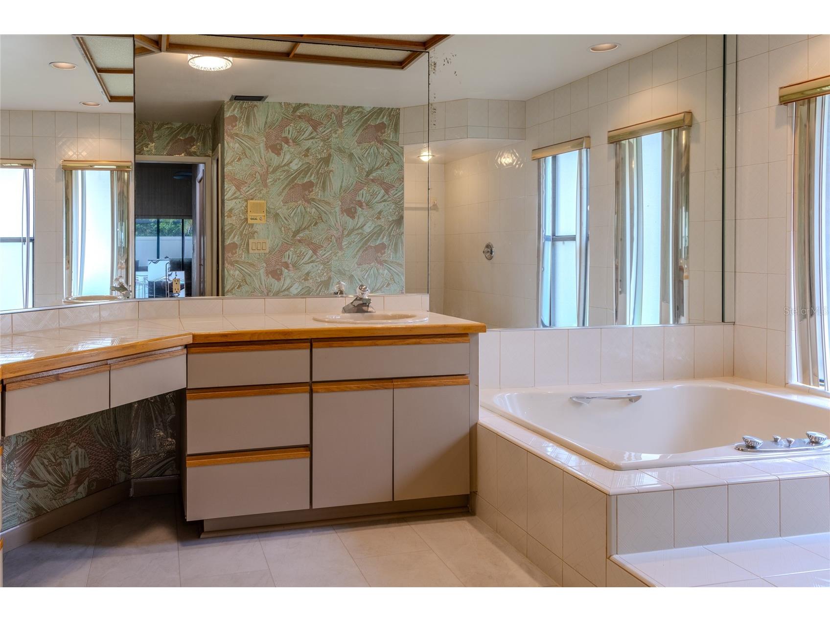 1028 Sylvia Lane Tampa FL 33613 A4696111 image24