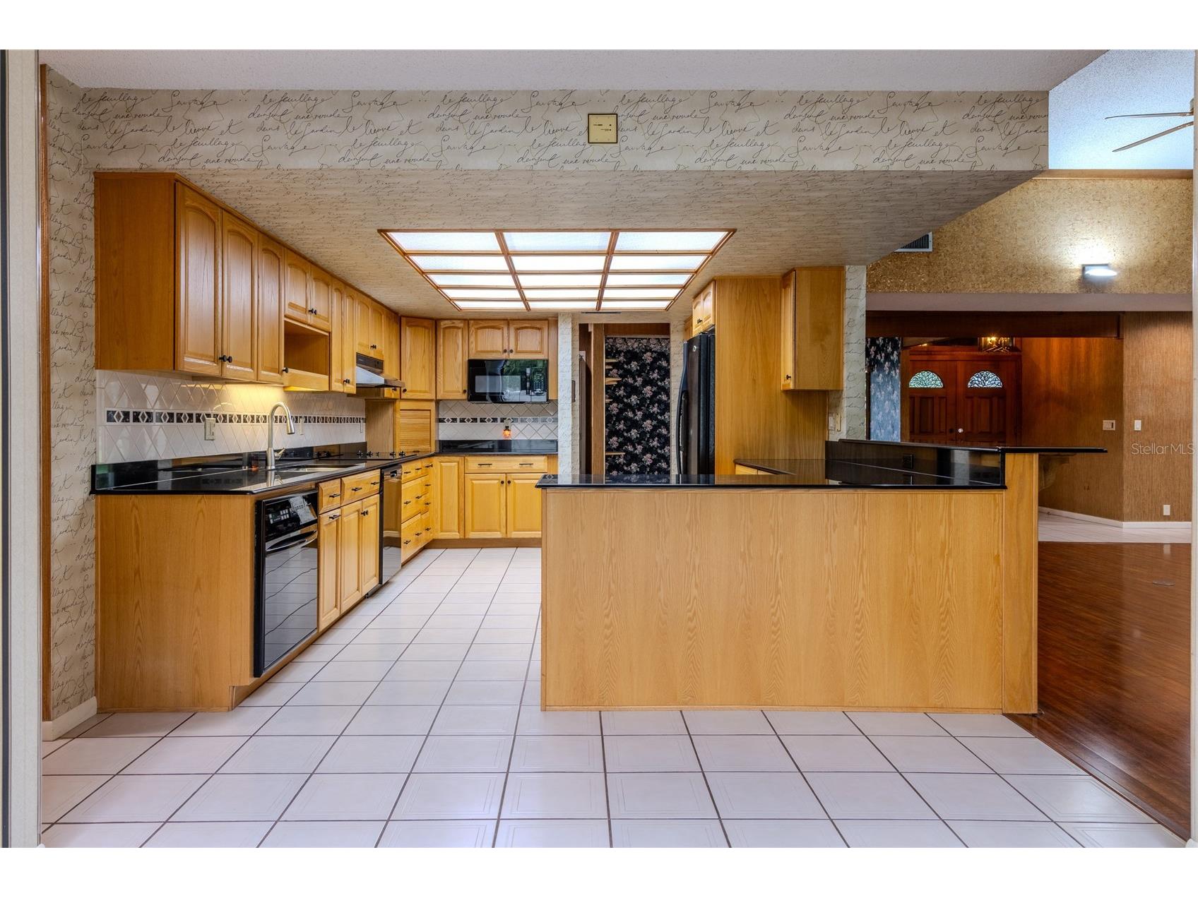 1028 Sylvia Lane Tampa FL 33613 A4696111 image9