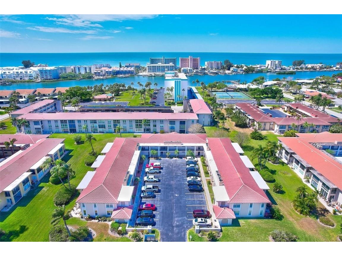 10280 Imperial Point Drive W #20 Largo FL 33774 TB8334129 image1