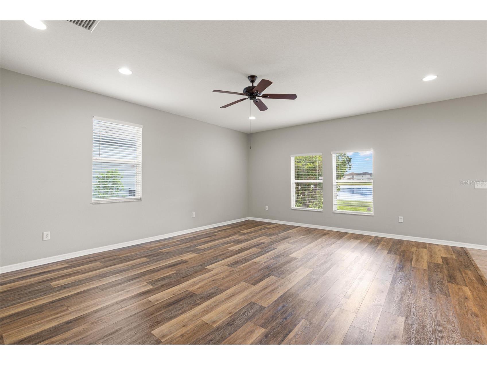 10284 Newminster Loop Ruskin FL 33573 TB8516942 image12