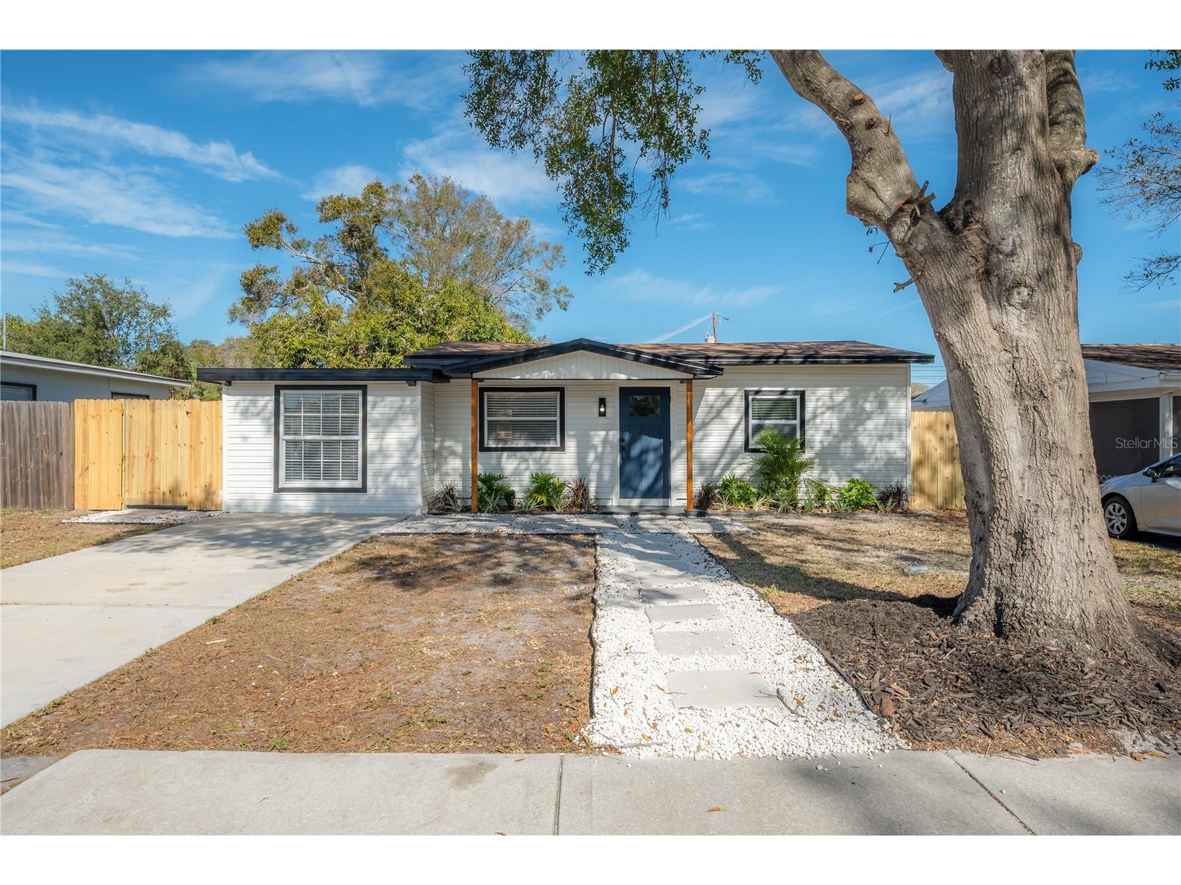 1029 57th Avenue N Saint Petersburg FL 33703 TB8466933 image1