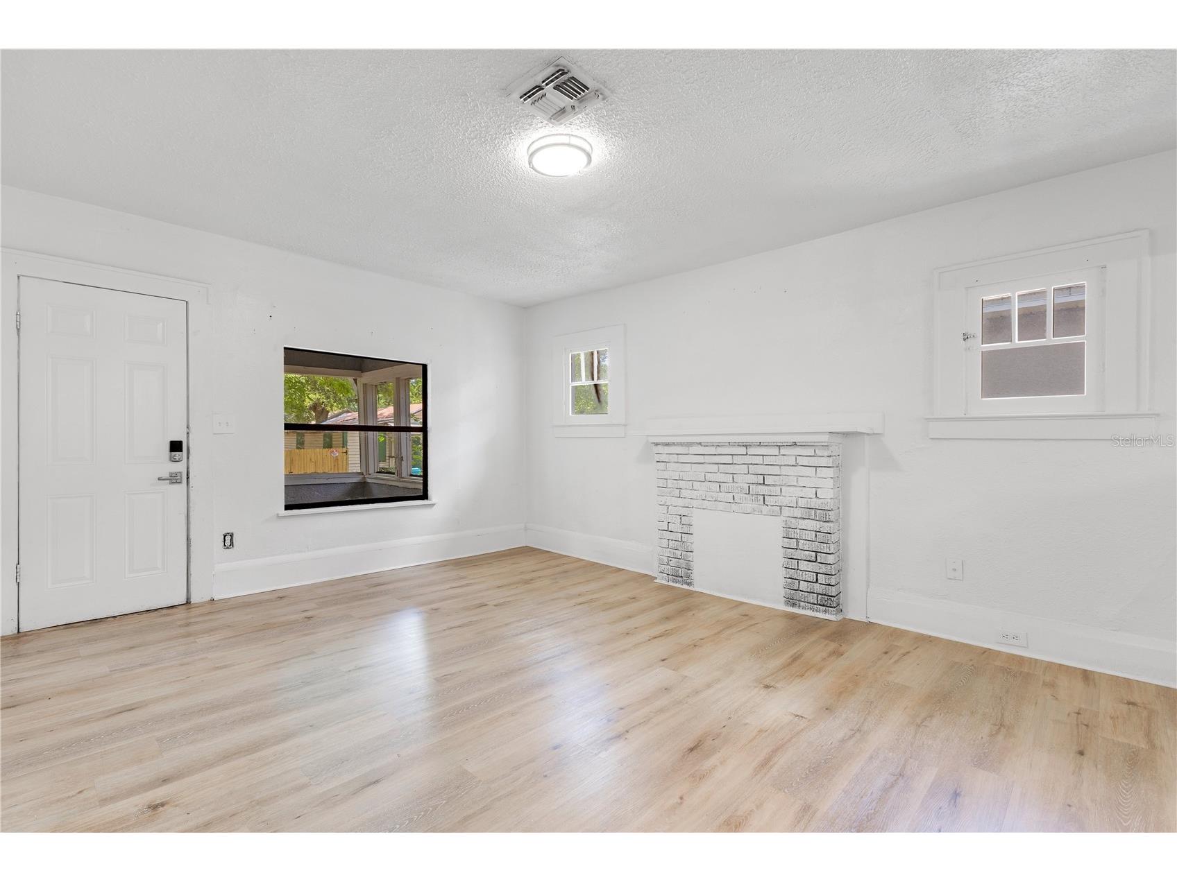 1029 Colyer Street Orlando FL 32805 O6401457 image10