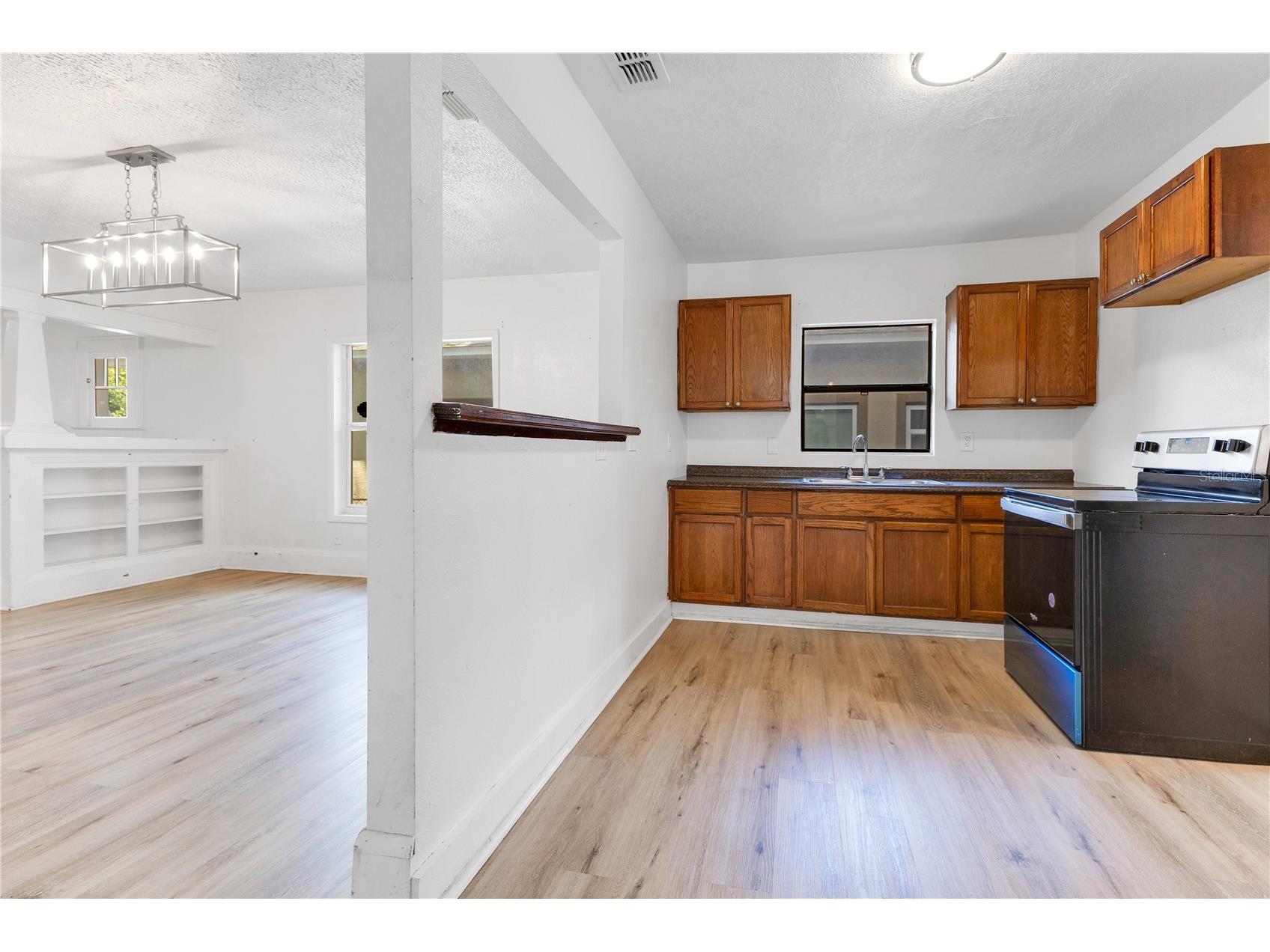 1029 Colyer Street Orlando FL 32805 O6401457 image7