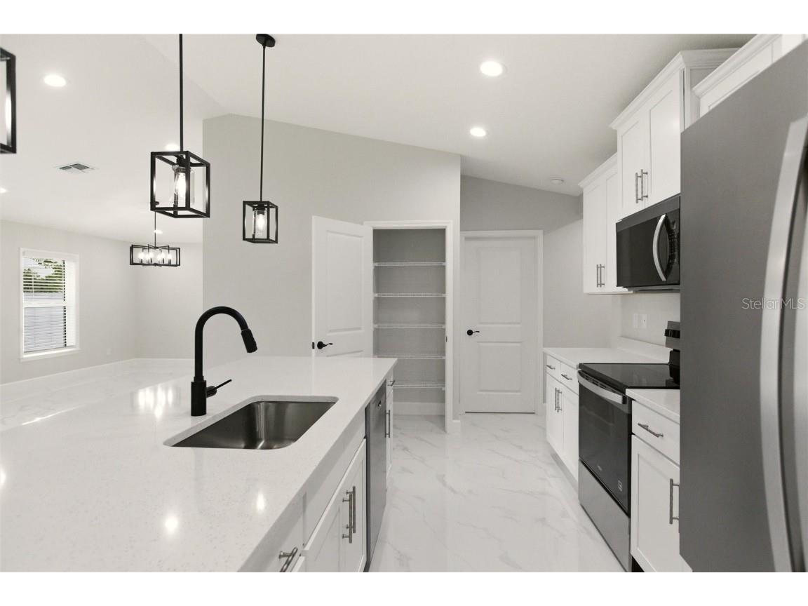 1029 NE 13th Place Cape Coral FL 33909 C7510235 image12