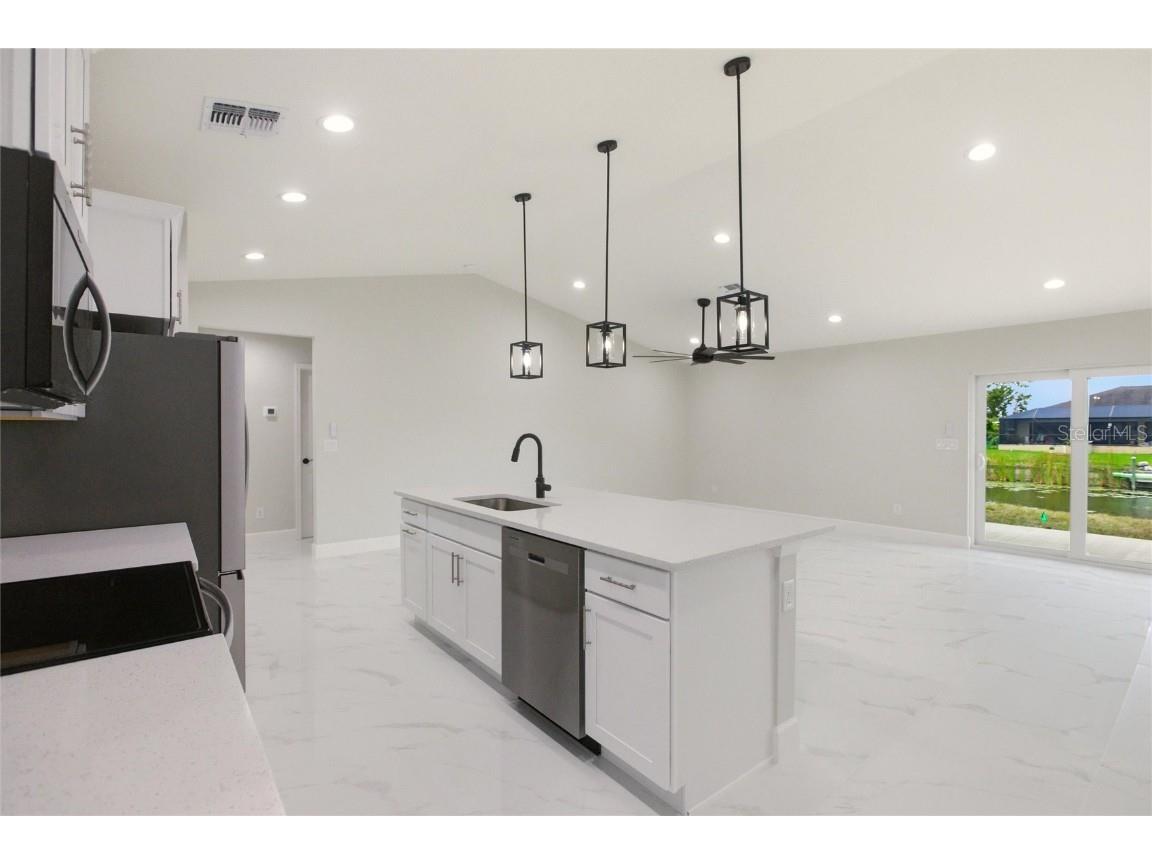 1029 NE 13th Place Cape Coral FL 33909 C7510235 image14