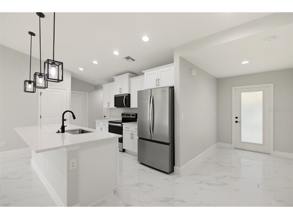 1029 NE 13th Place Cape Coral FL 33909 C7510235 image5