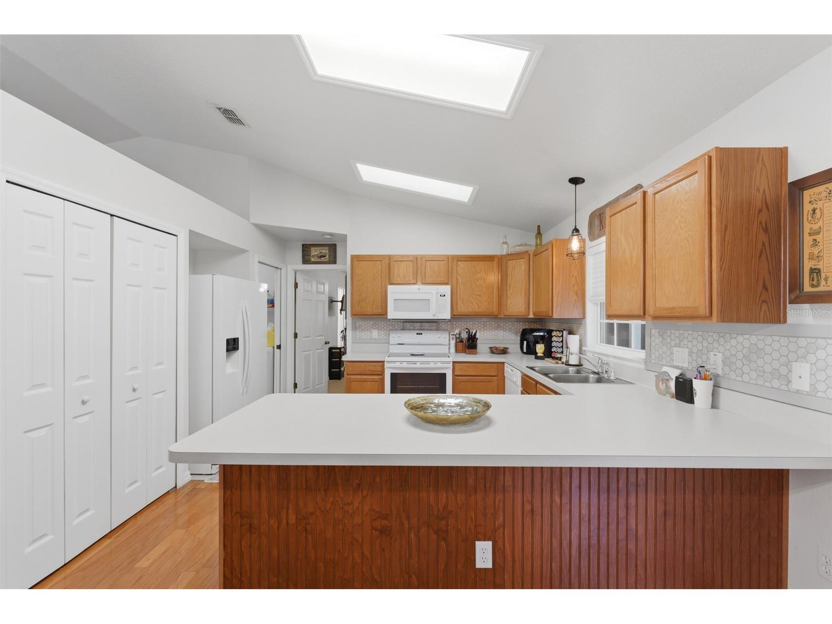 10294 Dotted Wren Avenue Weeki Wachee FL 34613 W7883992 image7