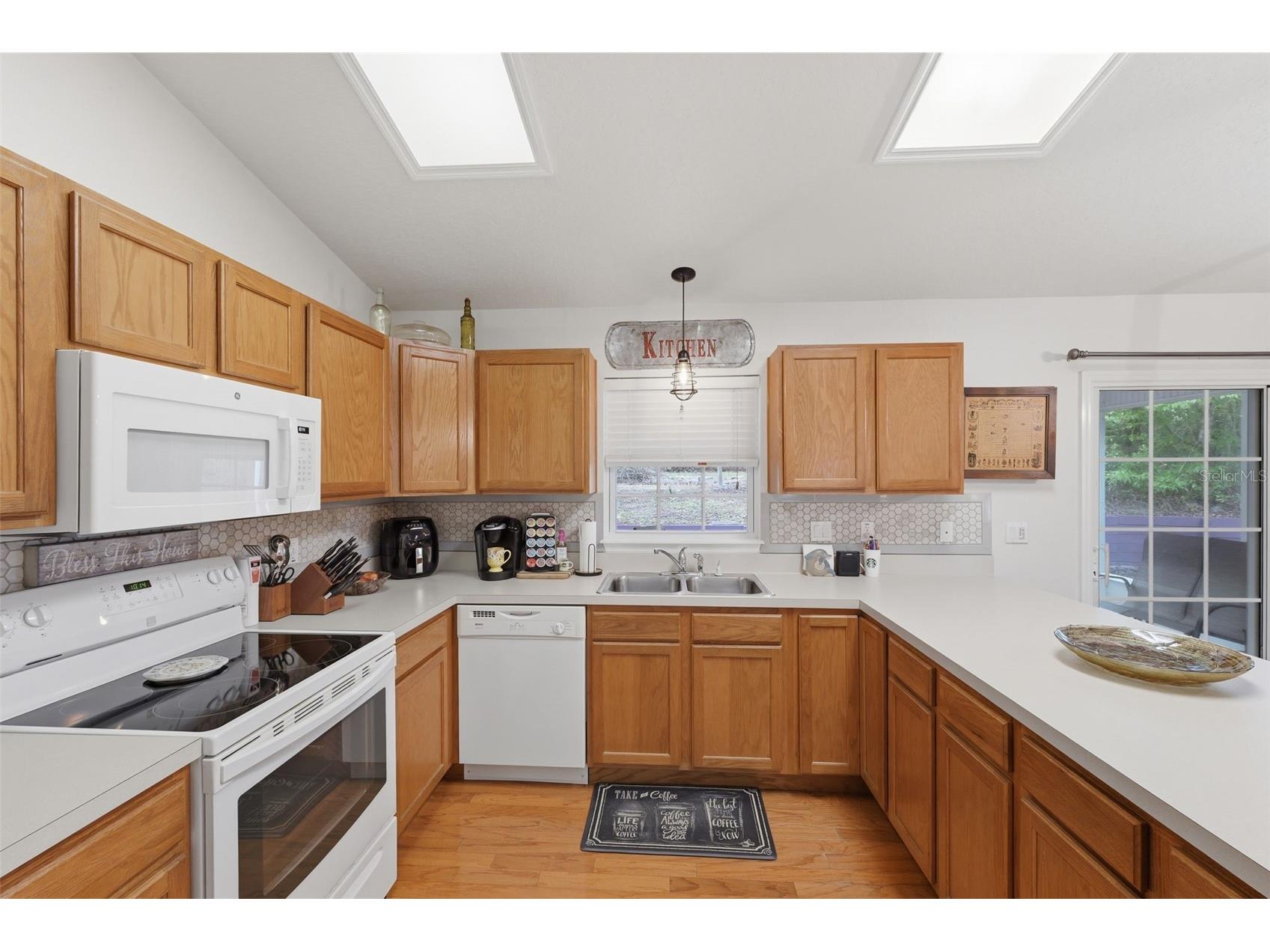 10294 Dotted Wren Avenue Weeki Wachee FL 34613 W7883992 image8