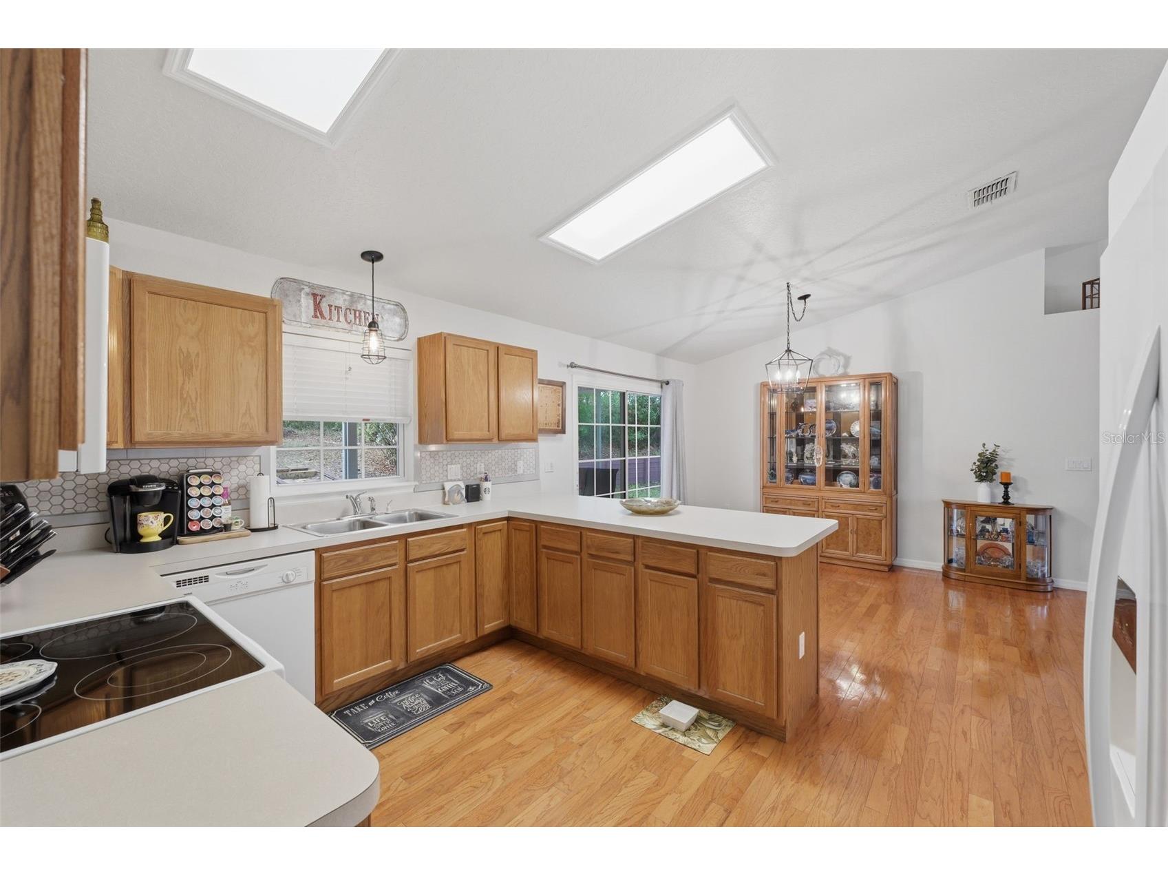 10294 Dotted Wren Avenue Weeki Wachee FL 34613 W7883992 image9