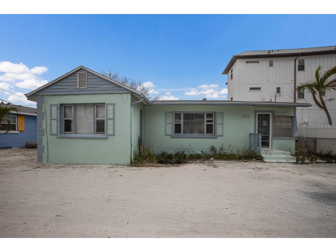 103 12th Street N Bradenton Beach FL 34217 A4628574 image1