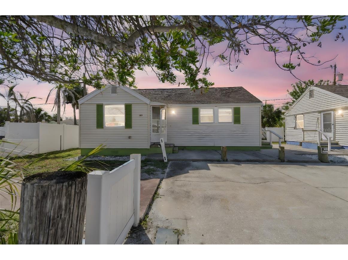 103 146th Avenue E Madeira Beach FL 33708 TB8377495 image1